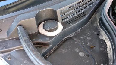 горловина бачка омывателя лада веста