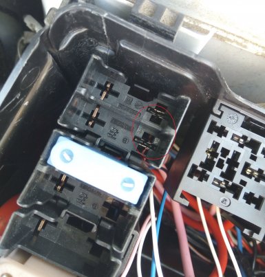 Для предохранителя на 5А обжать провода малого сечения клеммами Лира 4,8 мм