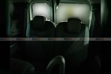 Первые живые фото Lada Largus FL