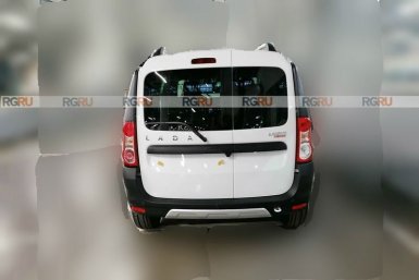 Первые живые фото Lada Largus FL