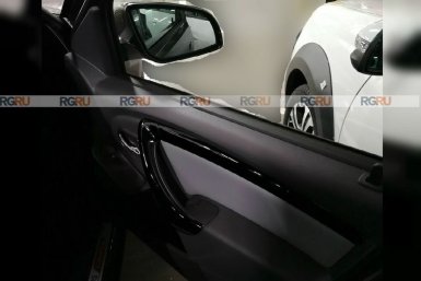 Первые живые фото Lada Largus FL