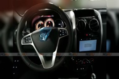 Первые живые фото Lada Largus FL