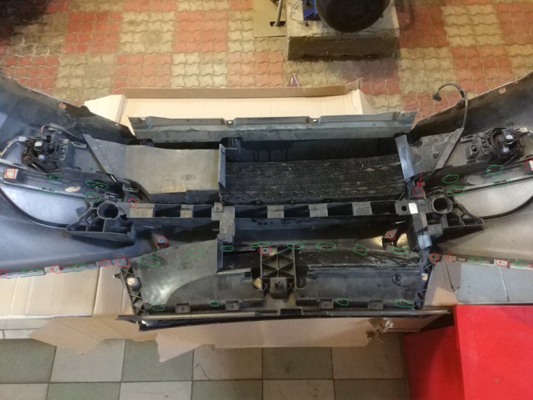 Как снять решетку радиатора Lada XRAY