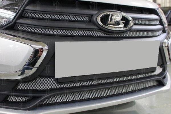 Защита радиатора Стрелка хром Lada Granta FL (верх 3 части)