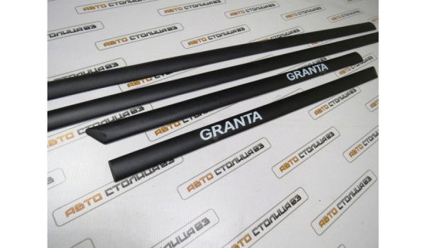 Молдинги дверей с надписью для Lada Granta