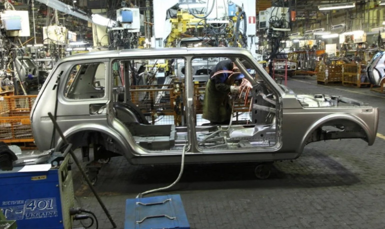 Выпуск Lada Niva Legend 5дв приостановили на месяц