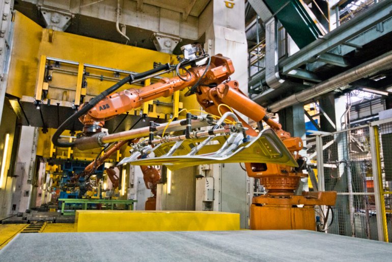 АВТОВАЗ рассказал про прессовое производство на заводе