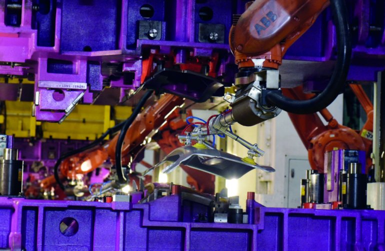 АВТОВАЗ рассказал про прессовое производство на заводе