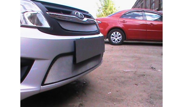 Защита радиатора Стрелка хром для Lada Granta лифтбек, седан (2 части)