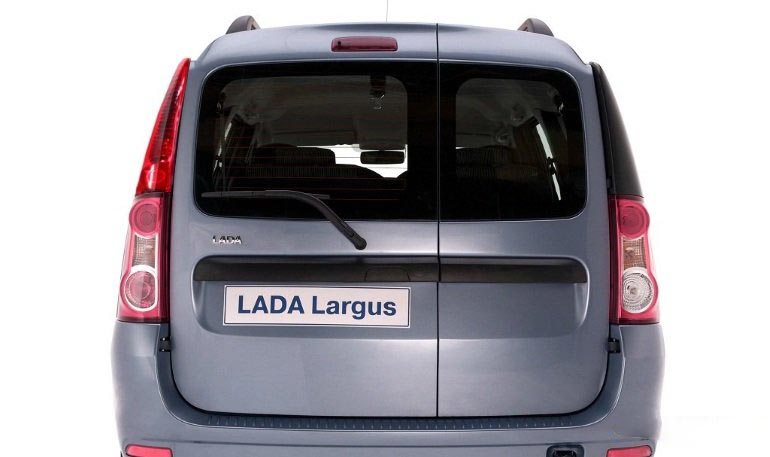 АВТОВАЗ ответил, почему с завода на Lada Largus не ставят дополнительные задние фонари