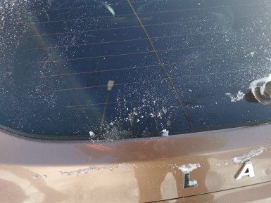 Установка дополнительных уплотнителей заднего стекла и форточек на Lada XRAY