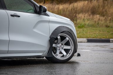 Как сделать тюнинг Lada XRAY в стиле Stance