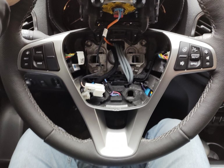 Снять подушку с руля