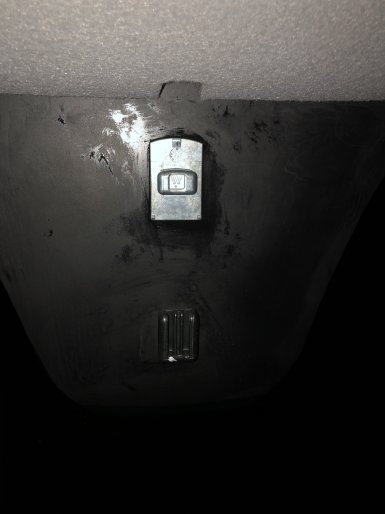 Приклеить кронштейн по шаблону