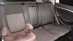 Как установить подлокотник заднего ряда сидений на Lada Vesta