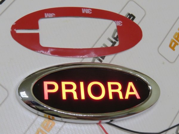 Эмблема светодиодная PRIORA красный свет