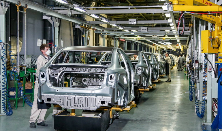АВТОВАЗ остановил сборку Lada Largus, XRAY и Granta из-за нехватки комплектующих