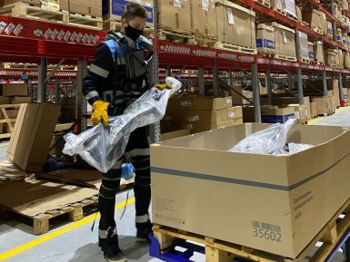 Рабочие АВТОВАЗа получили экзоскелет