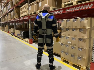 Рабочие АВТОВАЗа получили экзоскелет