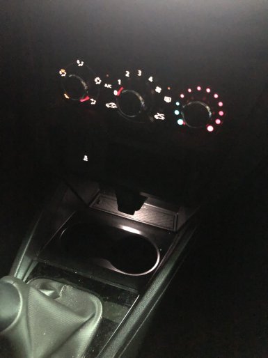 Как сделать подсветку ниши центральной консоли на Lada XRAY