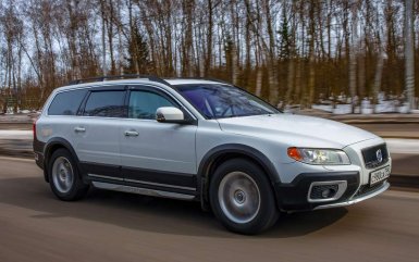 Volvo XC70 выпуска 2011 года