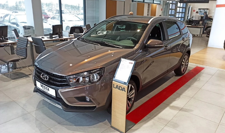 Как покупают Lada Vesta: в кредит или за наличные?