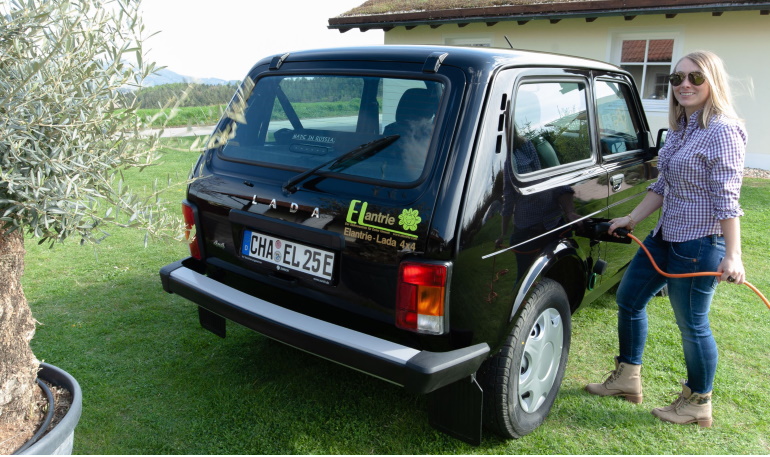 Электрокар Lada Niva Elentrie продают в Европе почти за 2 млн.р.