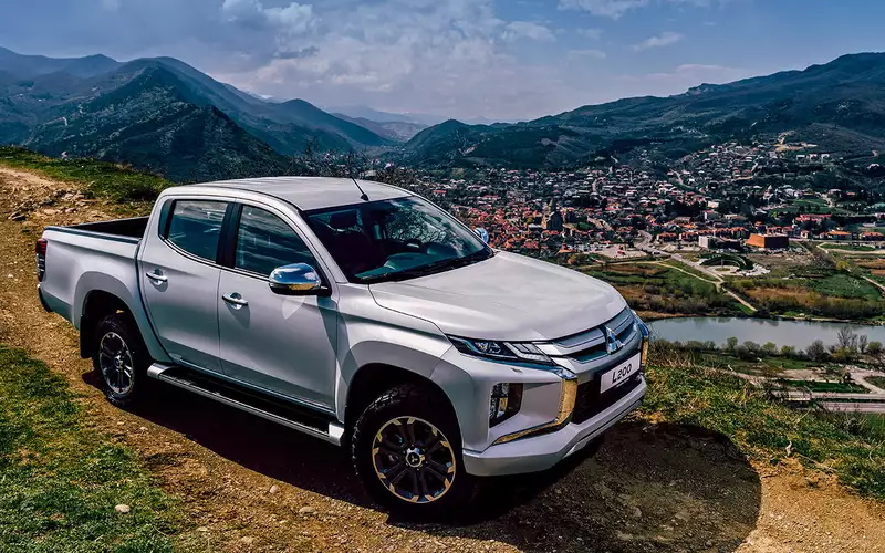 Mitsubishi L200: для большого улова или добычи