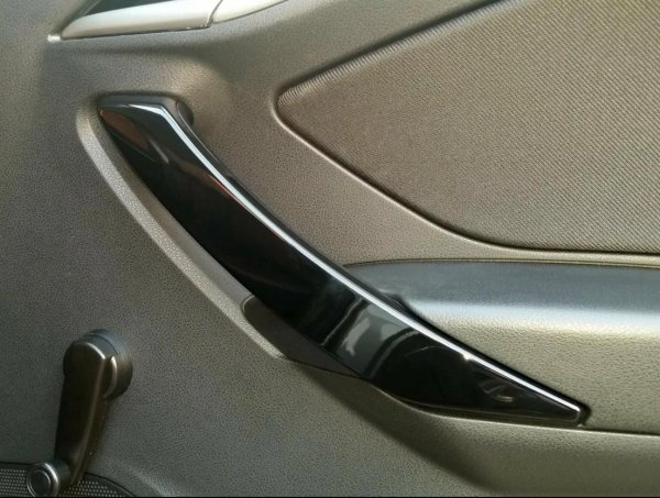 Комплект накладок ручек дверей (черный глянец) для Lada Vesta