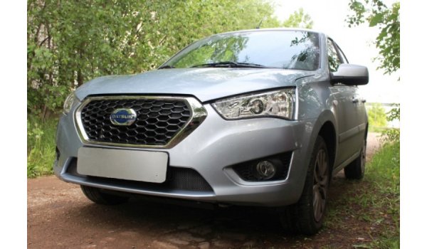 Защита радиатора Стрелка (черная) для Datsun mi-Do (2015-2020), on-Do (2020-)