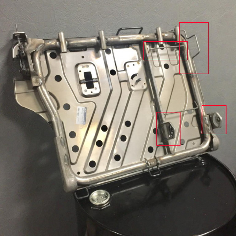 Как установить подлокотник заднего ряда сидений на Lada Vesta