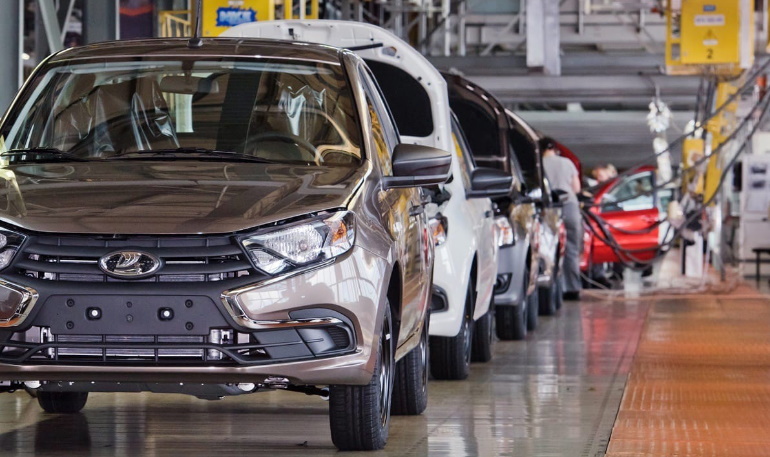 Сколько АВТОВАЗ не выпустил автомобилей LADA из-за дефицита микрочипов, новые подробности