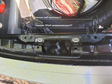 Как установить штатную облицовку порога двери багажника на Lada XRAY