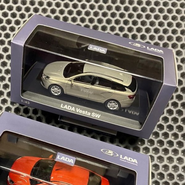 Масштабная модель 1:43 Lada Vesta SW