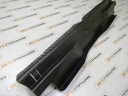 Как установить штатную облицовку порога двери багажника на Lada XRAY