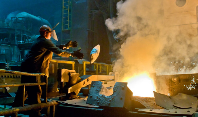 На заводе АВТОВАЗ в чугунном цехе произошел взрыв