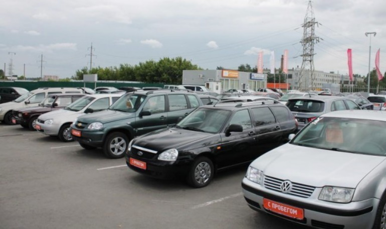 Средняя цена автомобиля с пробегом в России в январе 2022 года превысила 1 млн. рублей