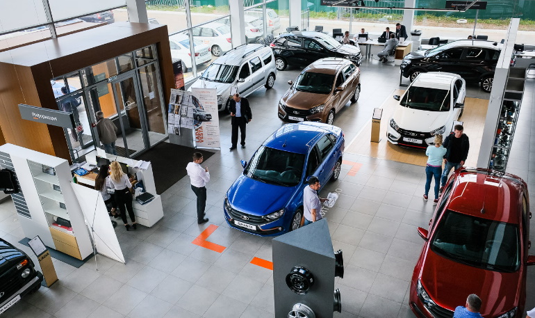 Как подорожала LADA по сравнению с иномарками по итогам 2021 года