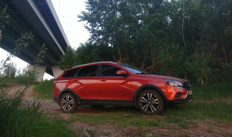 Владелец поменял по гарантии 2 летнюю Lada Vesta на новую из-за скола на кузове Владелец поменял по гарантии 2 летнюю Lada Vesta на новую из-за скола на кузове