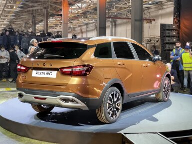Первые живые фото и видео внешнего вида Lada Vesta NG (новое поколение)