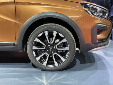 Первые живые фото и видео внешнего вида Lada Vesta NG (новое поколение)