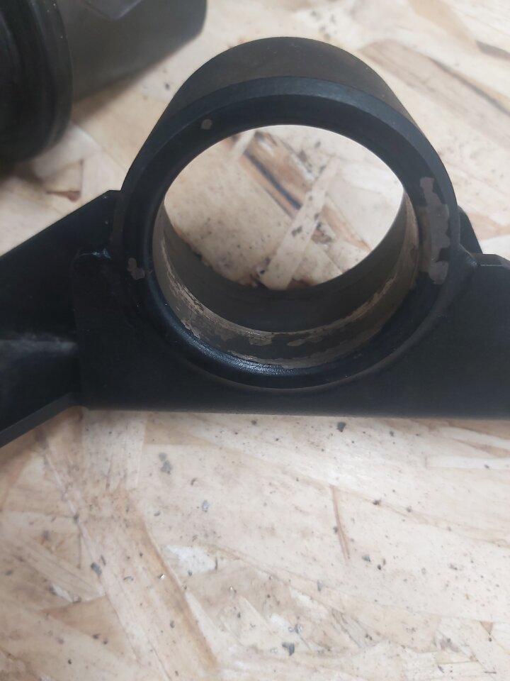 1 первое фото "как было на момент в моторном отсеке" дальше фото выработки и износ изделия