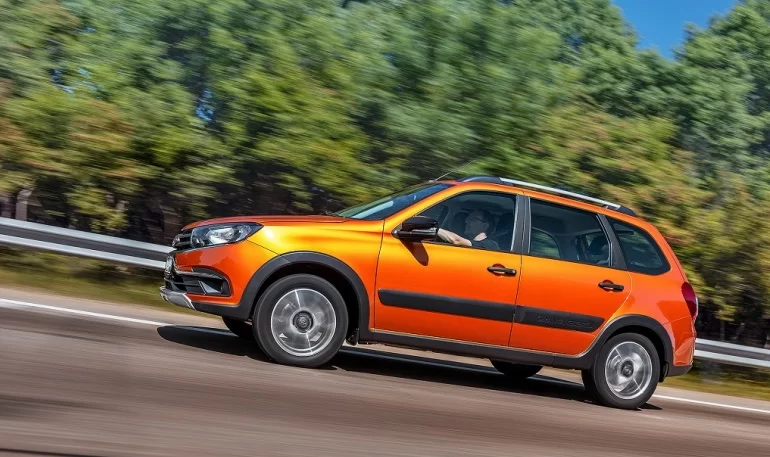 АВТОВАЗ представил Lada Granta Cross 2022 модельного года, названы цены