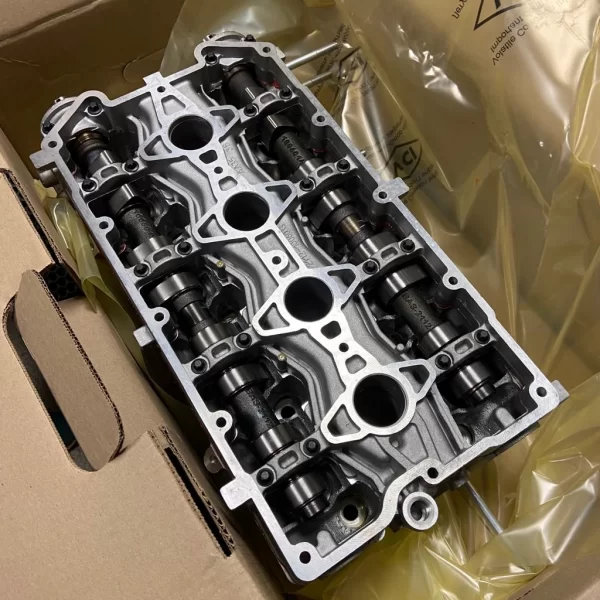 Головка блока ВАЗ-21126 (1,6л 16кл.) в сборе для Lada Priora, ВАЗ 2110-12