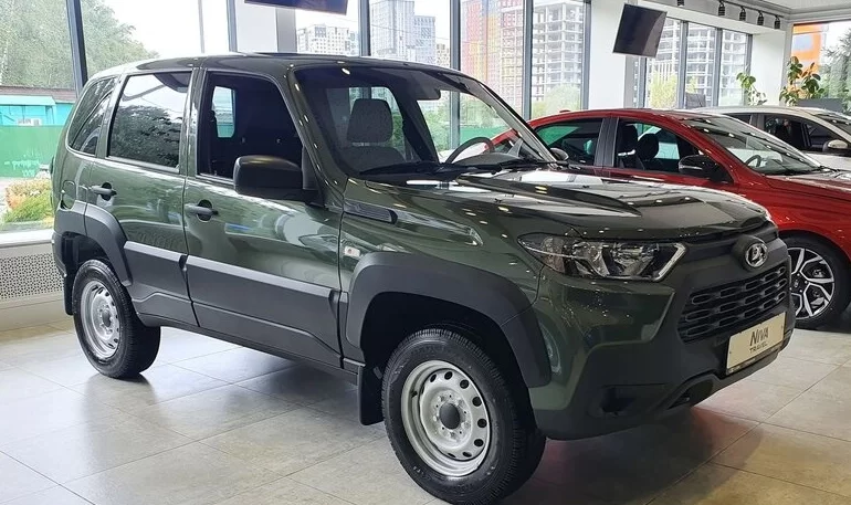 Объявлены цены на Lada Niva Travel в комплектациях Classic'22 Plus и [BLACK]'22