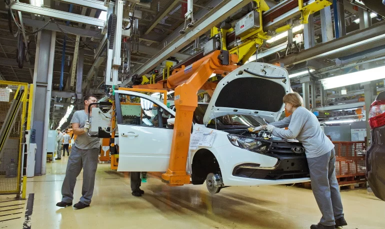 Сколько автомобилей LADA планирует выпустить АВТОВАЗ в 2023 году, новые подробности