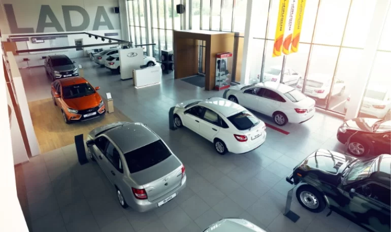 Статистика продаж автомобилей в России в октябре 2022 года (-63,1%)