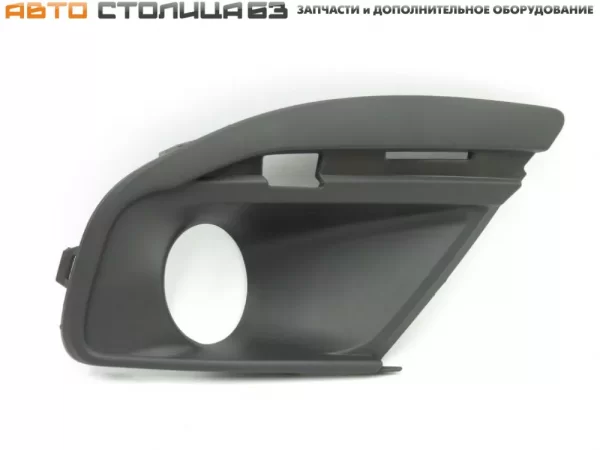 Облицовка переднего бампера под ПТФ правая для Lada Granta FL