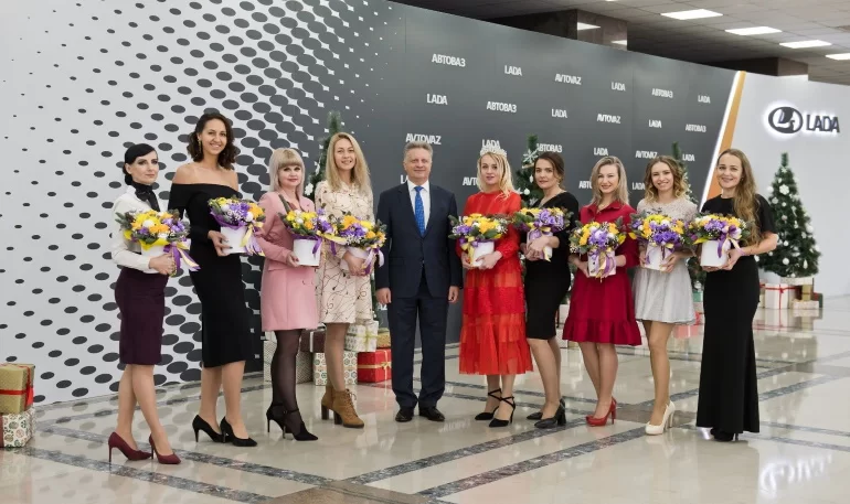 На АВТОВАЗе выбрали королеву завода 2022 года