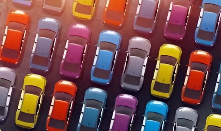 Какого цвета автомобили выбирали россияне в 2022 году